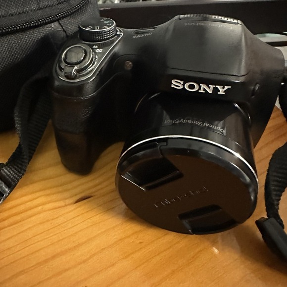 Sony Cyber Shot DSC-H200 20.1 mega pix Digital Camera With 26x Zoom + Bag Works - Picture 2 of 10